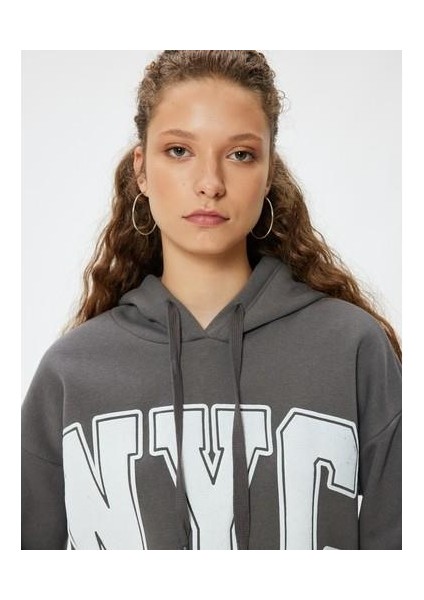 Oversize Kapüşonlu Sweatshirt Kolej Baskılı Şardonlu