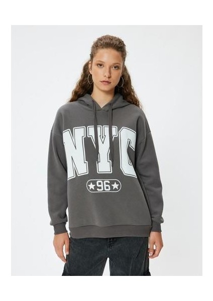 Oversize Kapüşonlu Sweatshirt Kolej Baskılı Şardonlu