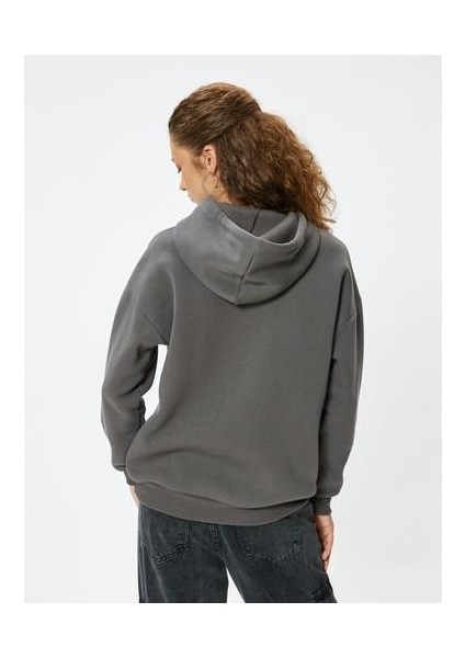 Oversize Kapüşonlu Sweatshirt Kolej Baskılı Şardonlu