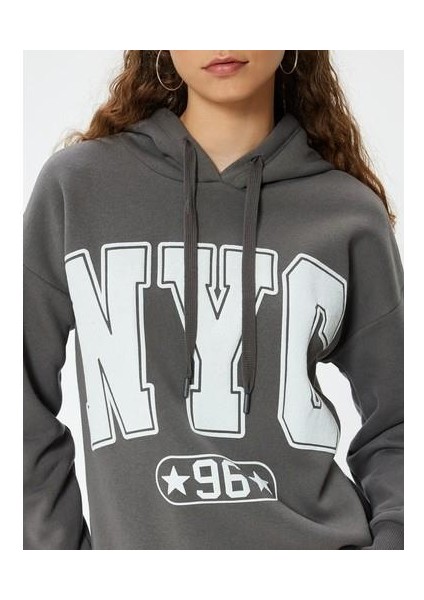 Oversize Kapüşonlu Sweatshirt Kolej Baskılı Şardonlu