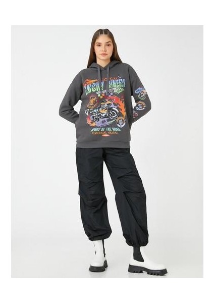 Kapüşonlu Sweatshirt Slogan Baskılı Uzun Kollu