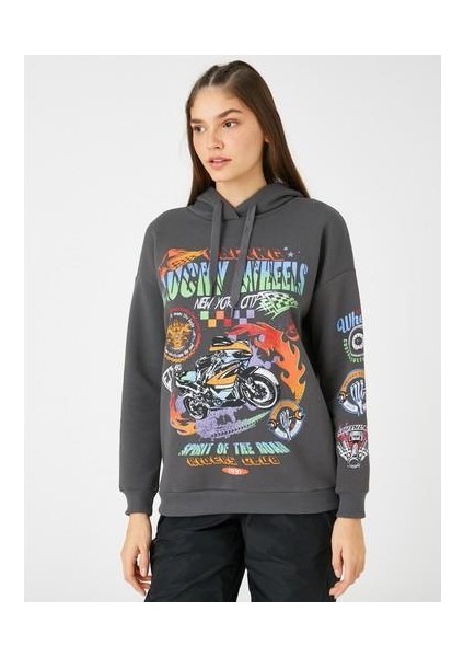 Kapüşonlu Sweatshirt Slogan Baskılı Uzun Kollu