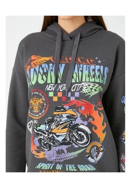 Kapüşonlu Sweatshirt Slogan Baskılı Uzun Kollu