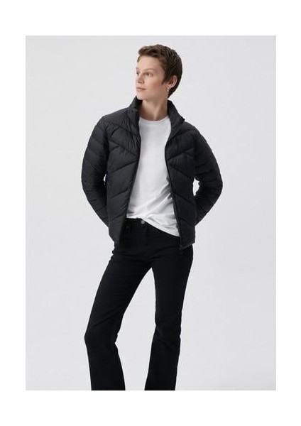 Su İtici Dik Yaka Siyah Şişme Mont 110698-900