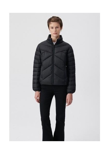 Su İtici Dik Yaka Siyah Şişme Mont 110698-900