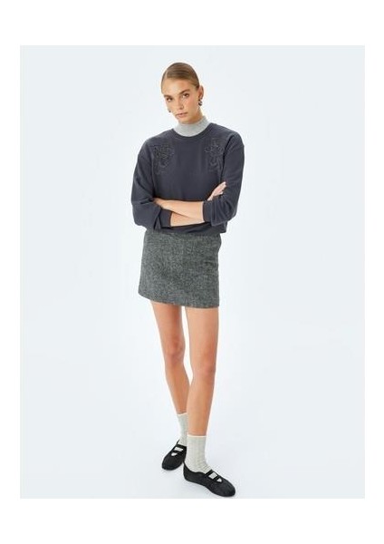 x Şahika Ercümen - Uzun Kollu Bisiklet Yaka Taşlı Oversize Sweatshirt