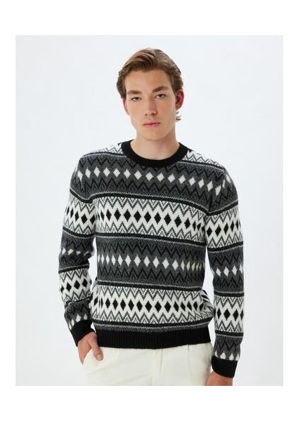 Triko Kazak Bisiklet Yaka Desenli Uzun Kollu