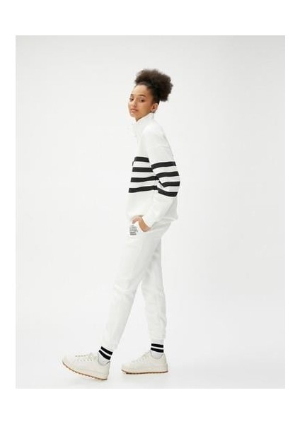 Jogger Eşofman Altı Beli Bağcıklı Cep Detaylı Nakışlı