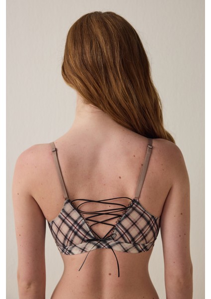 Önden Açılan Balensiz Desteksiz Üçgen Sütyen