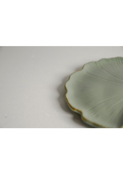 Gold Detaylı Dekoratif Ginkgo Yaprak Tabak | Lush Sage indirimleri