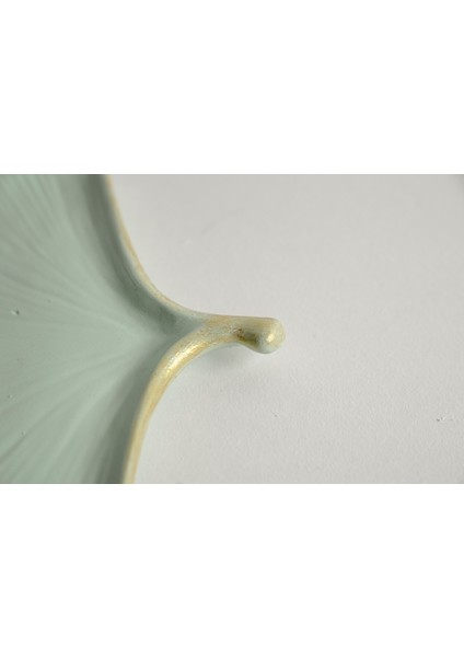Gold Detaylı Dekoratif Ginkgo Yaprak Tabak | Pale Sage indirimleri