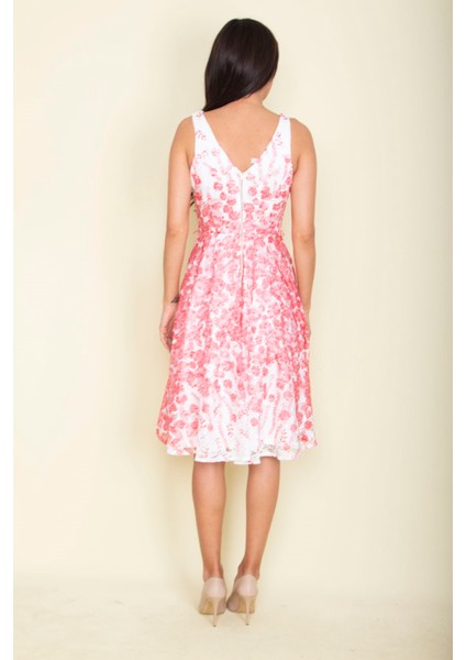 Arka Fermuarlı Astarlı Dantel Elbise