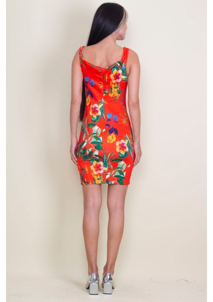 Yaka Detaylı Çiçekli Elbise