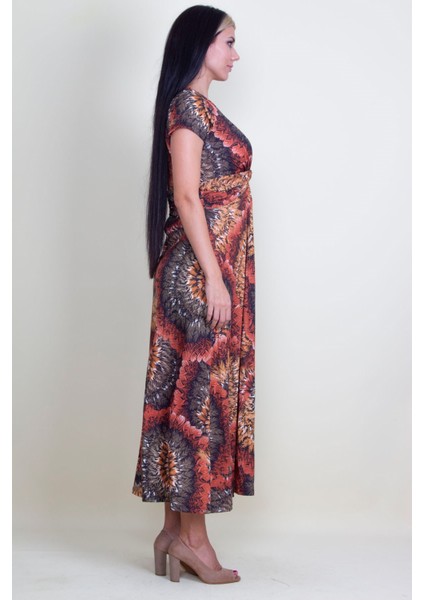 Göğüs Detaylı Elbise