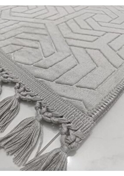 Kaymaz Taban Halı Püsküllü Gri Renk Düz Tasarım Makinede Yıkanabilir