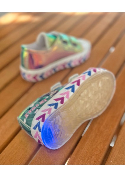 Kuromi Çocuk Convers, Kız Çocuk Günlük Ayakkabı, Işıklı Çocuk Ayakkabı (31-35 Numara Aralığı Işıksızdır) fırsatları