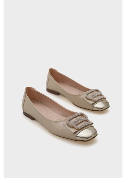 Adina Küt Burunlu Aynalı Taşlı Tokalı Kadın Babet modelleri