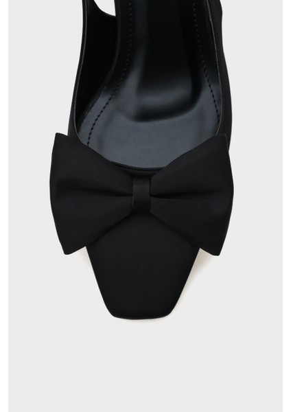 Pam Küt Sivri Burunlu Fiyonklu Arkası Açık Saten Kadın Ayakkabı