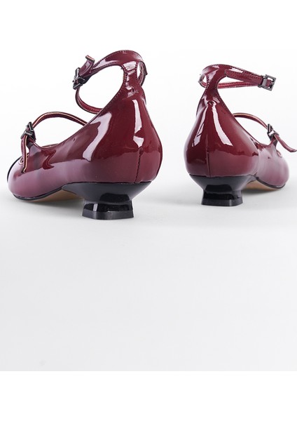 Bilekten Bantlı Kısa Topuklu Kadın Ayakkabı