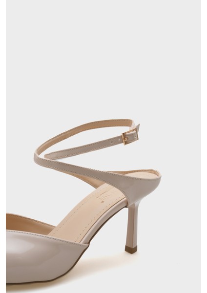 Tiff Sivri Burunlu Orta Topuklu Bilekten Bantlı Kadın Ayakkabı