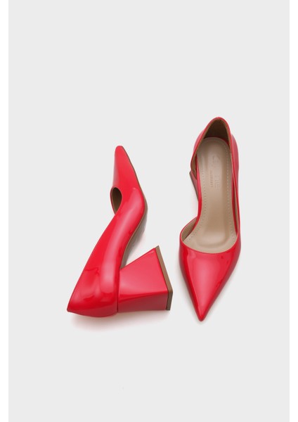 Sivri Burunlu Orta Topuklu Kadın Ayakkabı