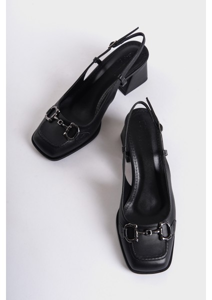 Arkası Açık Küt Burunlu Kalın Topuklu Tokalı Kadın Ayakkabı