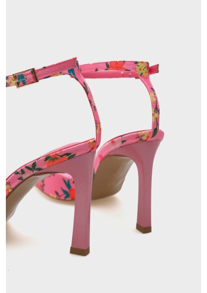 Arkası Açık Küt Burunlu Yüksek Topuklu Çiçek Desenli Kadın Ayakkabı
