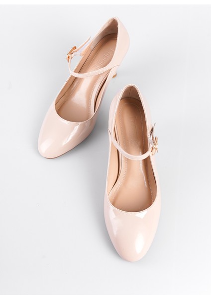 Yuvarlak Burunlu Tokalı Orta Topuklu Kadın Ayakkkabı