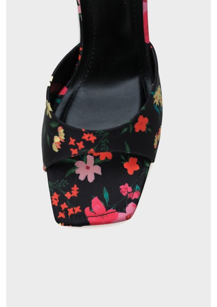 Arkası Açık Küt Burunlu Yüksek Topuklu Çiçek Desenli Kadın Ayakkabı modelleri