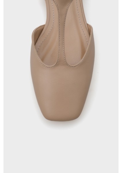 Andi Bilekten Bantlı Kadın Babet