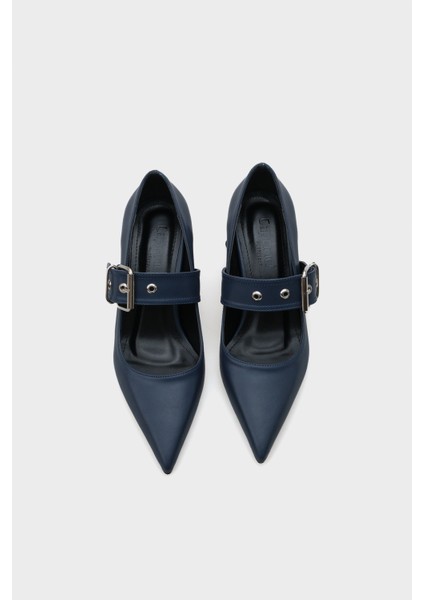 Sivri Burunlu Orta Topuklu Metal Tokalı Kadın Ayakkabı