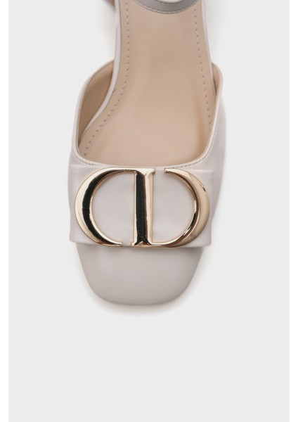 Arkası Açık Tokalı Kısa Topuklu Kadın Ayakkabı