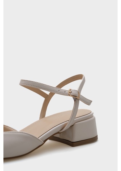 Arkası Açık Tokalı Kısa Topuklu Kadın Ayakkabı