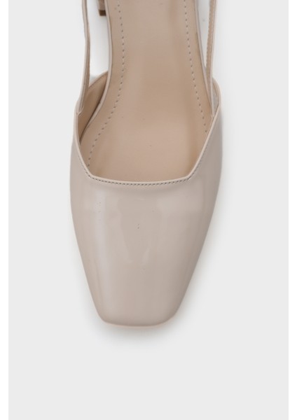 Arkası Açık Küt Burunlu Kalın Topuklu Rugan Kadın Ayakkabı