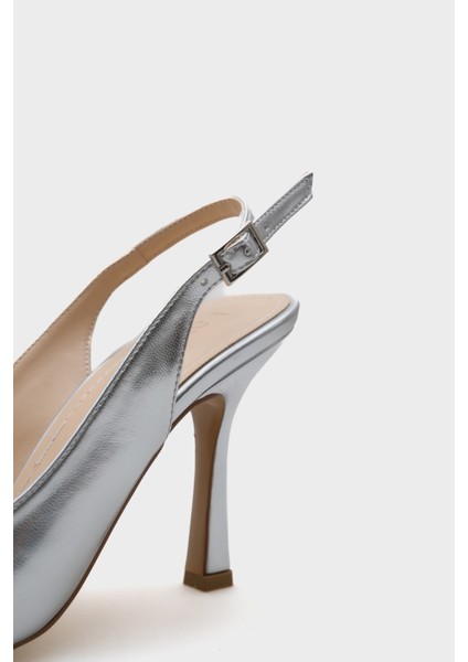 Arkası Açık Sivri Burunlu Orta Topuklu Kadın Ayakkabı