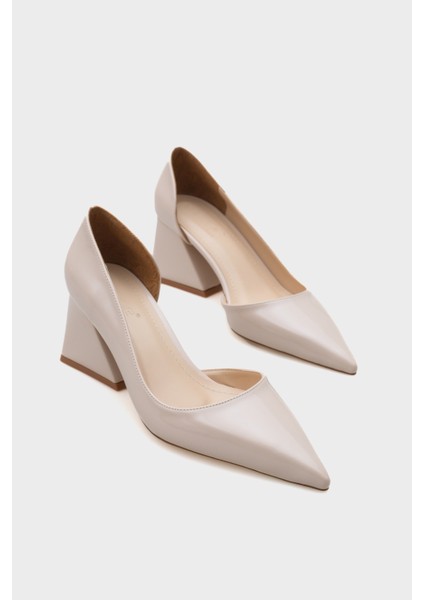 Sivri Burunlu Orta Topuklu Kadın Ayakkabı modelleri