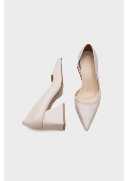 Sivri Burunlu Orta Topuklu Kadın Ayakkabı