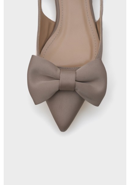 Ania Sivri Burunlu Saten Arkası Açık Kadın Babet