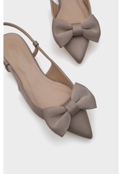 Ania Sivri Burunlu Saten Arkası Açık Kadın Babet