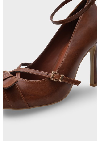 Kelcy Sivri Burunlu Tokalı Orta Topuklu Günlük Şık Kadın Ayakkabı