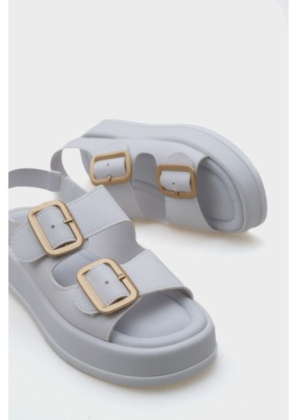 Denice Dolgu Topuklu Çift Bantlı Tokalı Kadın Sandalet