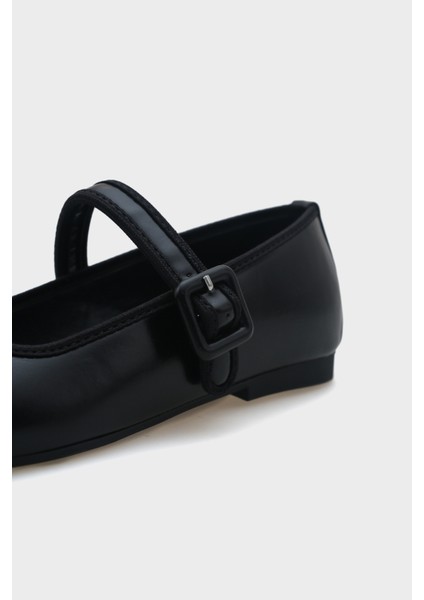 Tek Bantlı Tokalı Kadın Babet