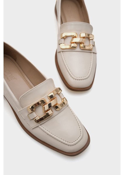 Metal Tokalı Kadın Loafer Ayakkabı