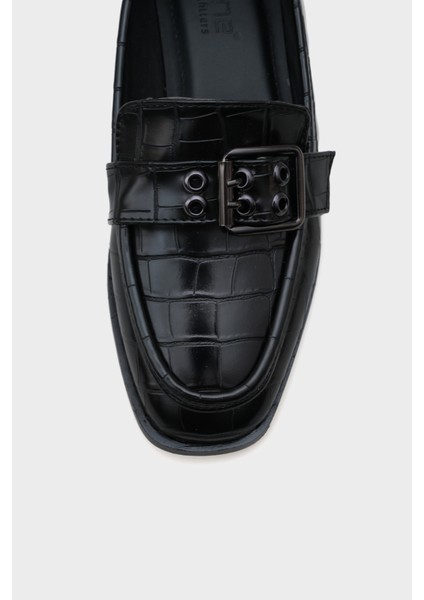 Metal Tokalı Kadın Loafer Ayakkabı
