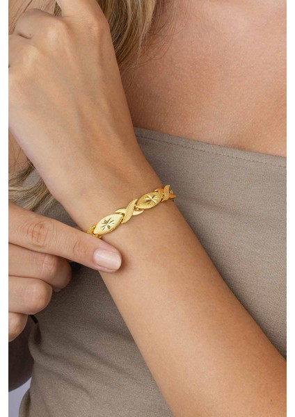 Yıldız Işlemeli Altın Kaplama Çelik Kadın Bileklik