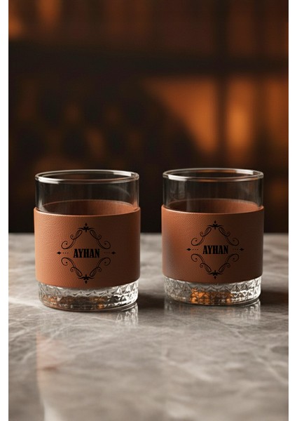 Kişiye Özel Viski Şişesi & Bardaklı Set – Kristal Çerezlik ve Çikolatalı – Madrid Viski Hediyesi modelleri