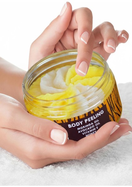 Sweet Seducer Bal ve Vanilya Özlü, Değerli Yağlar ile Zenginleştirilmiş Yumuşatıcı Kadın Vücut Peelingi 300 g