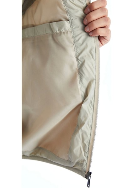 Lcwaıkıkı Classic Bej Standart Kalıp Dik Yaka Erkek Şişme Yelek fırsatları