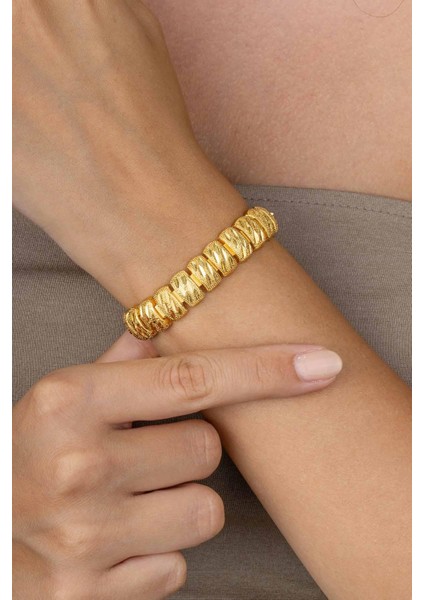 Sıralı Dikdörtgen Kesim Altın Kaplama Çelik Kadın Bileklik