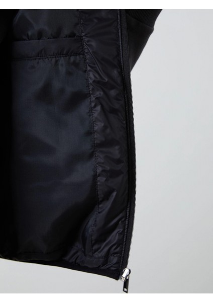 Lcwaıkıkı Classic Siyah Standart Kalıp Dik Yaka Erkek Şişme Yelek fırsatları